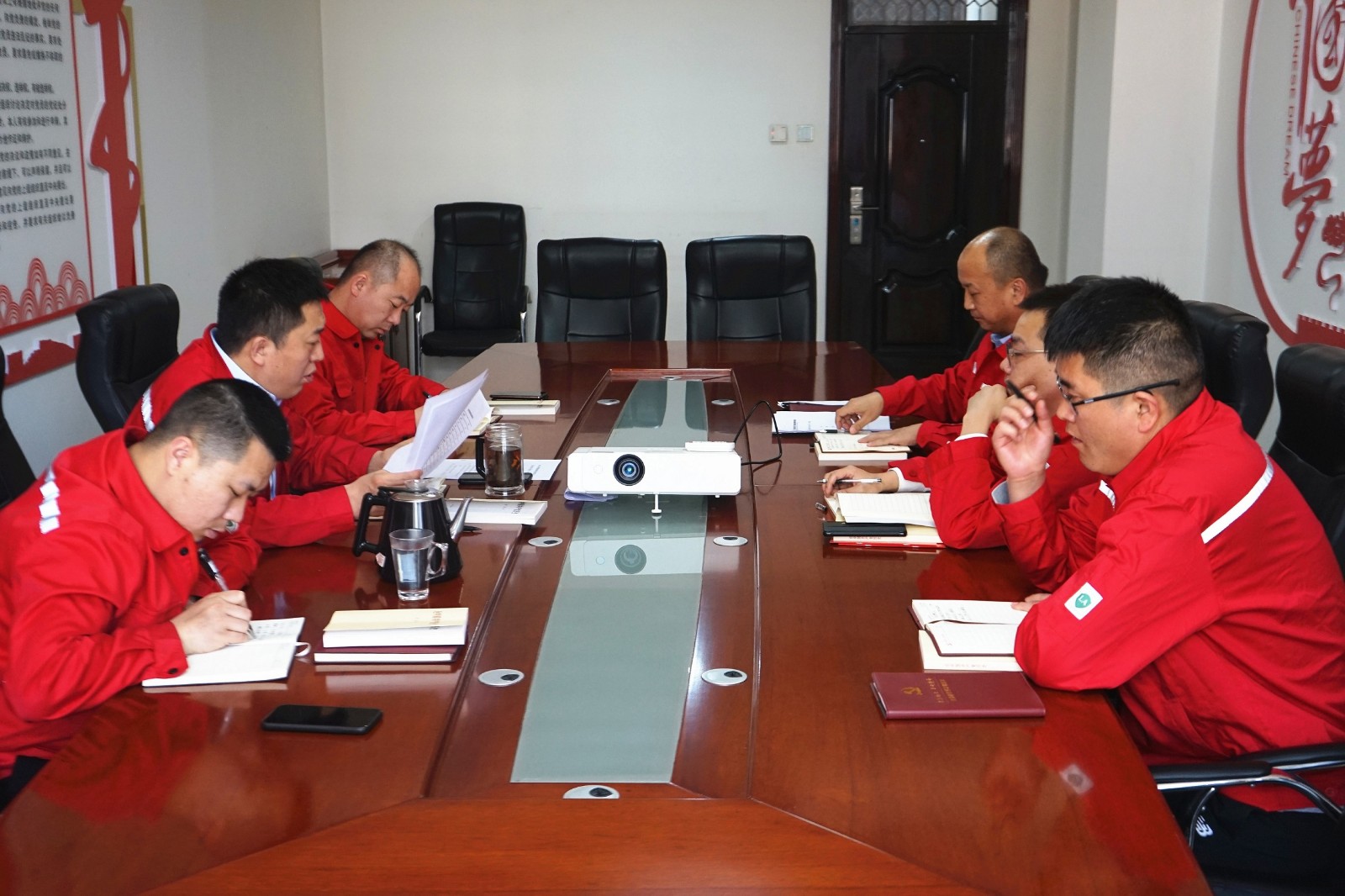 陕西保隆能源科技有限公司召开党史学习教育发动大会.jpg