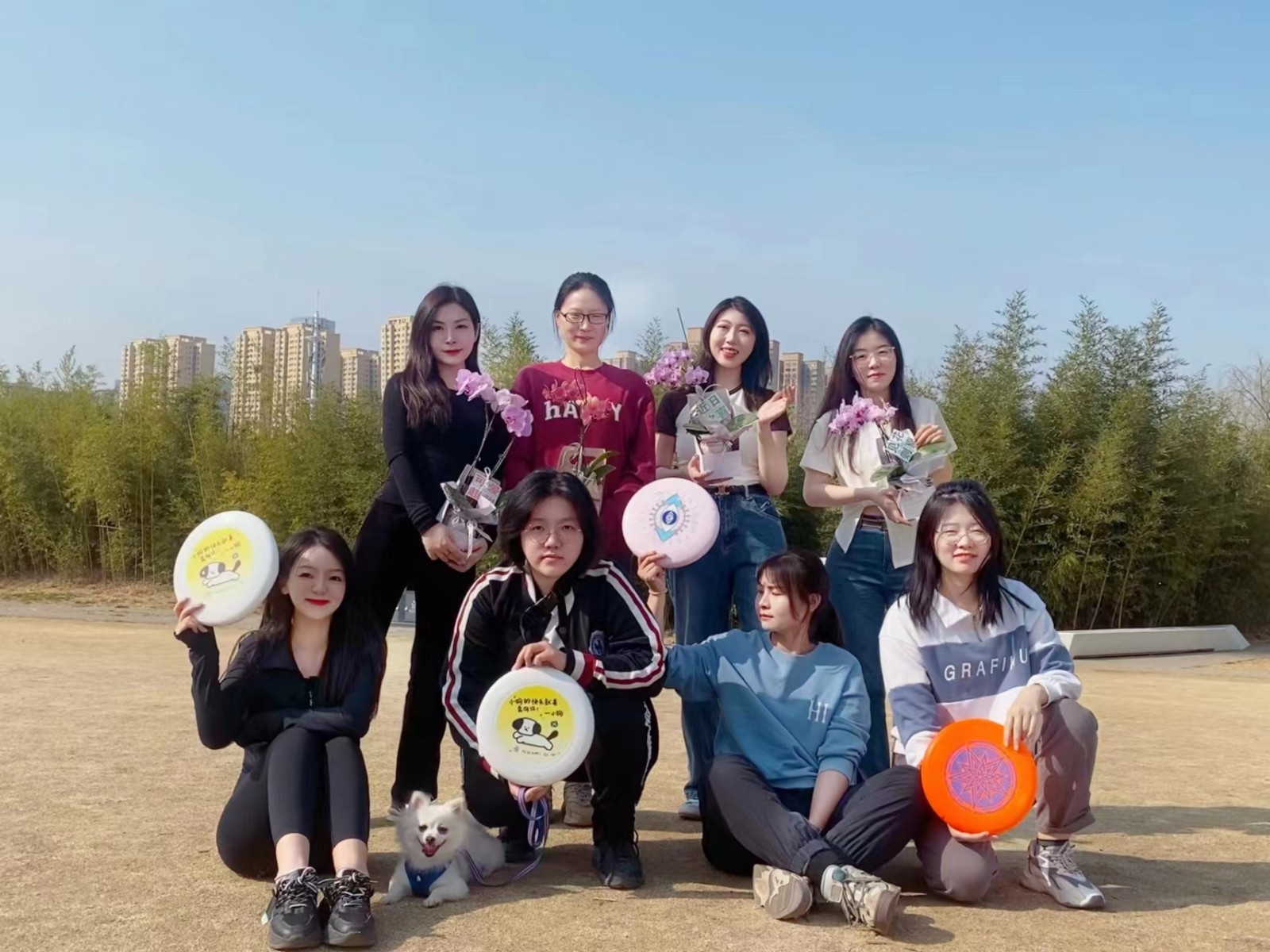 研究院公司组织女职工开展飞盘体验运动.jpg
