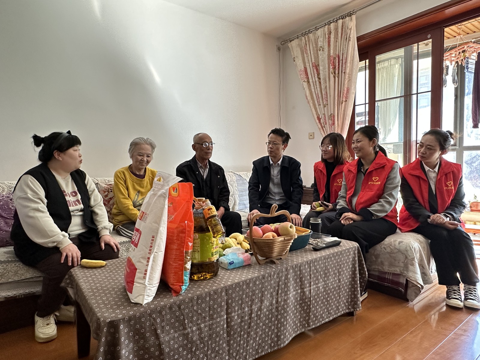 慰问运动照片_副本.jpg