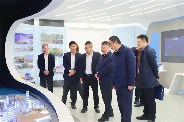 陕西yh818银河集团与中建新疆建工西北公司座谈2.jpg